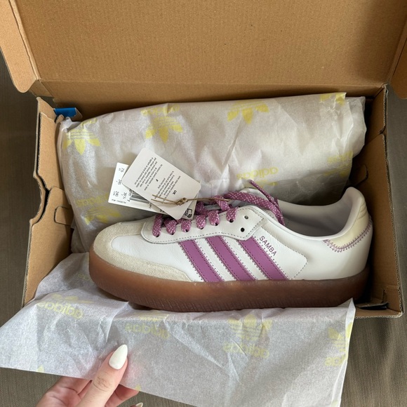 ☀️NEW Adidas Sambae Sneaker Shoes Purple And White - Picture 3 of 8